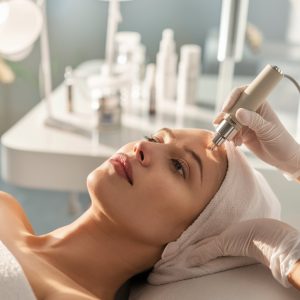 A Beginner’s Guide to Microneedling: Procedure, Benefits, and Aftercare